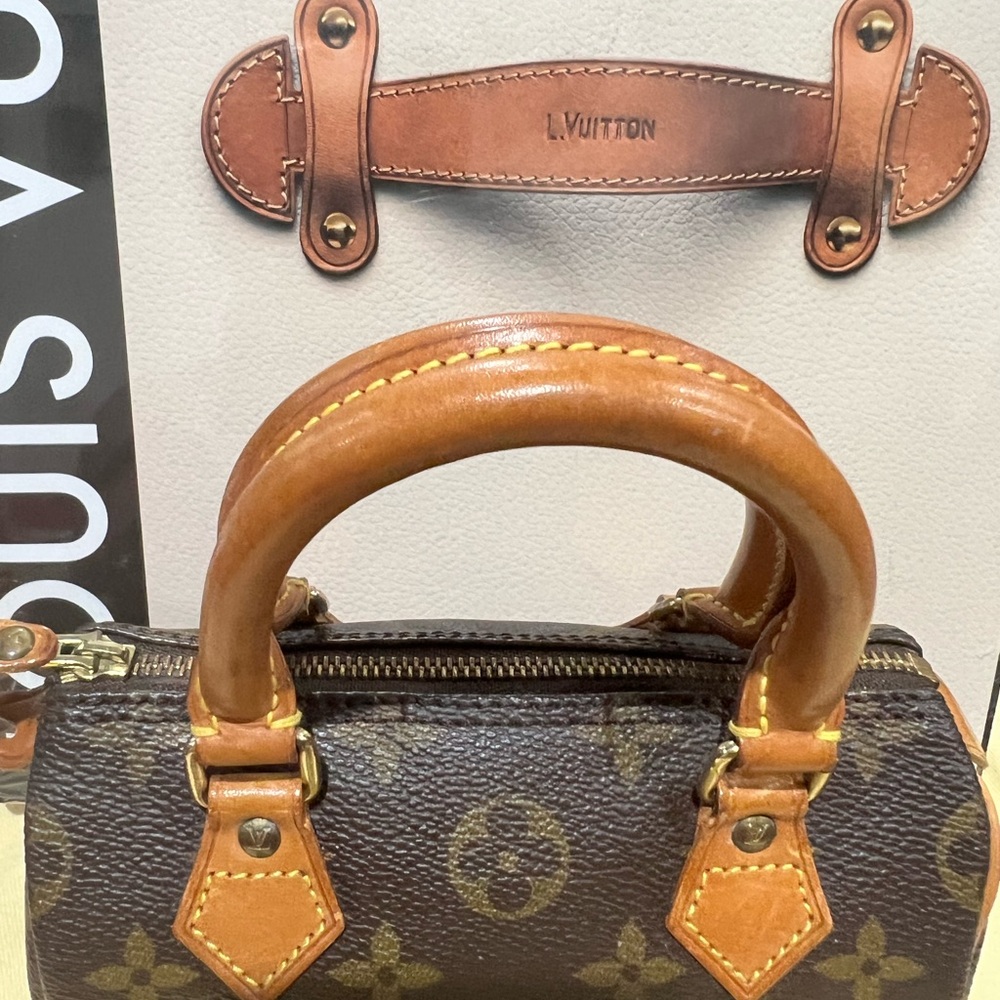 🔥💯Authentic LOuis Vuitton Mini Speedy🔥 - Picture 6 of 16